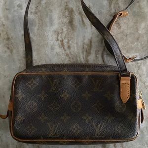 Authentic Vintage LOUIS VUITTON  Monogram Pochette Marly Bandouliere Crossbody